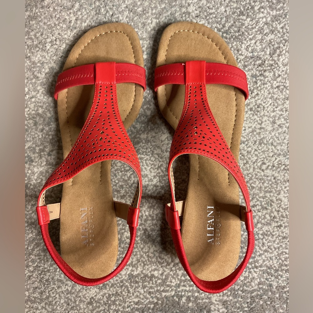 Alfani Step 'N Flex Vacanzaa 2 Tomato Red Perf Wedge Sandals - Size 9 - Picture 5 of 13